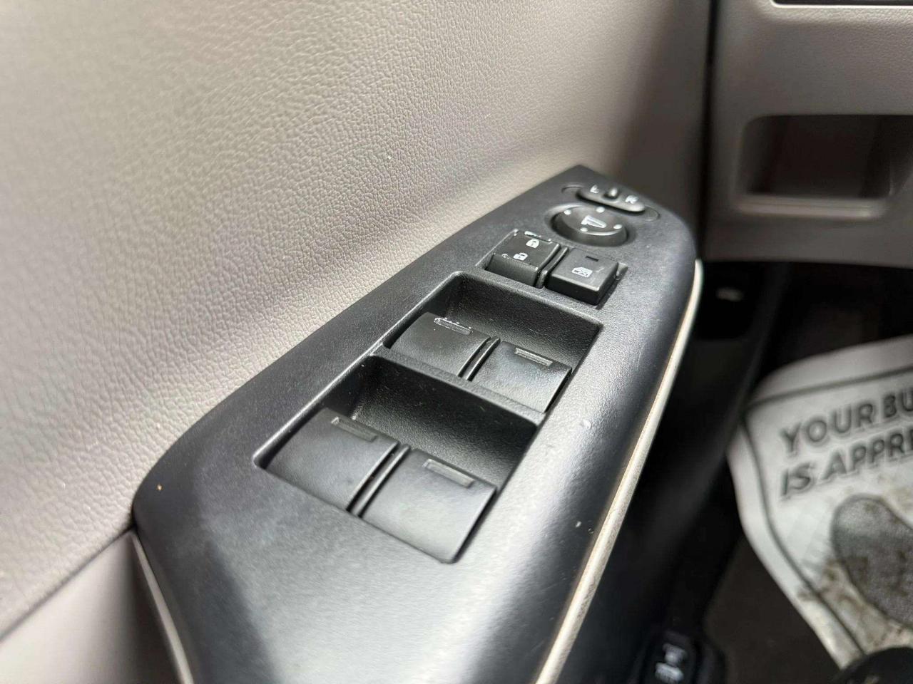 2013 Honda Civic 4dr Auto LX Photo