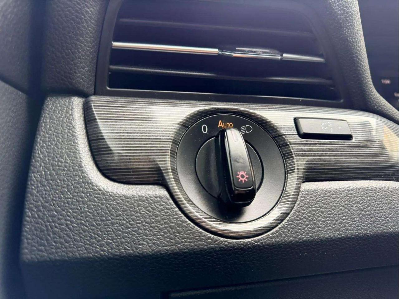 2021 Volkswagen Passat HIGHLINE AUTO Photo