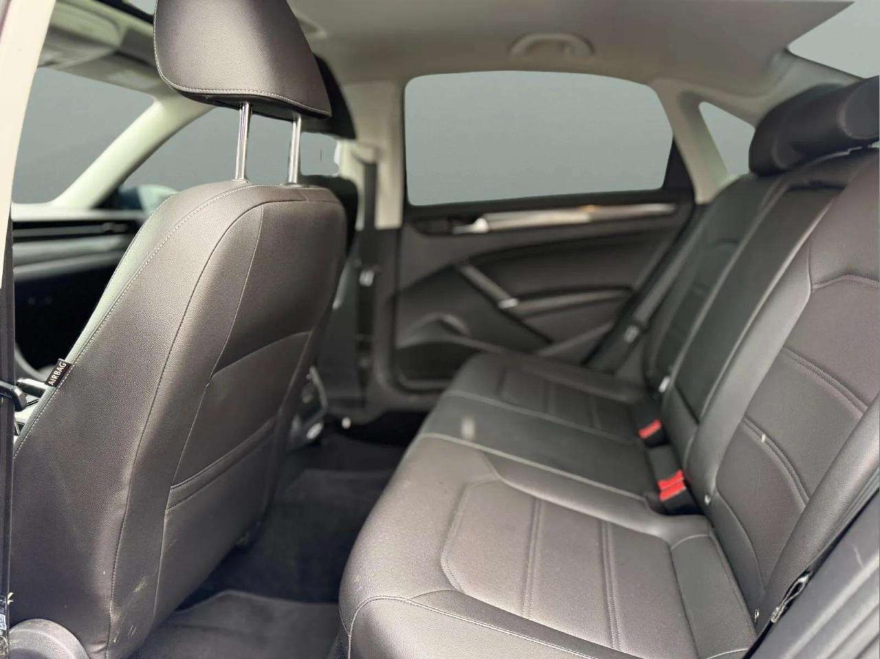 2021 Volkswagen Passat HIGHLINE AUTO Photo