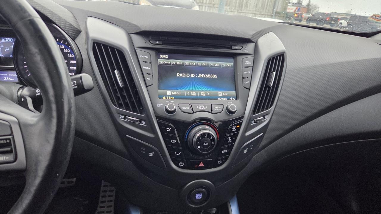 2014 Hyundai Veloster TURBO, AUTO, LEATHER, ONLY 60,000KMS, CERT Photo