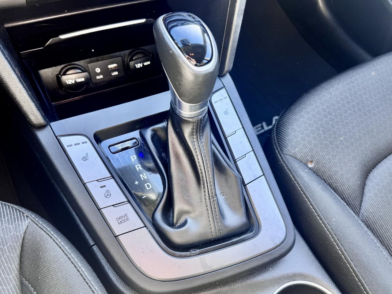 2018 Hyundai Elantra FINANCING AVAILABLE Photo12