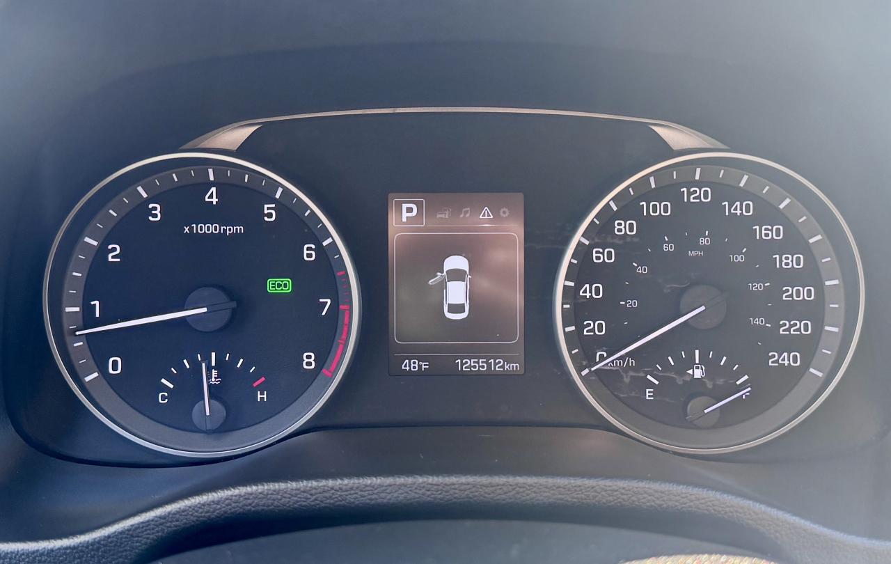 2018 Hyundai Elantra FINANCING AVAILABLE Photo11