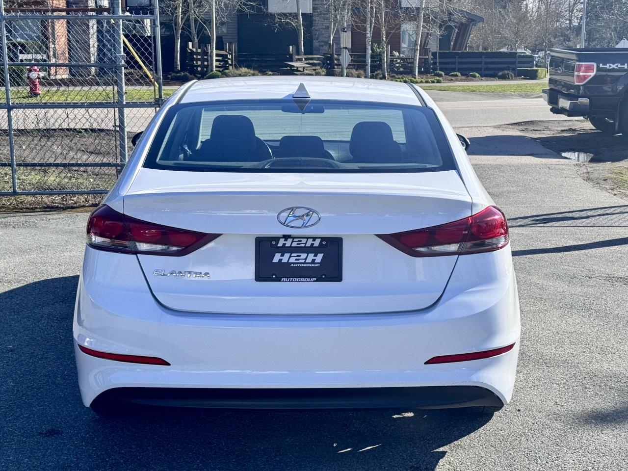 2018 Hyundai Elantra FINANCING AVAILABLE Photo6