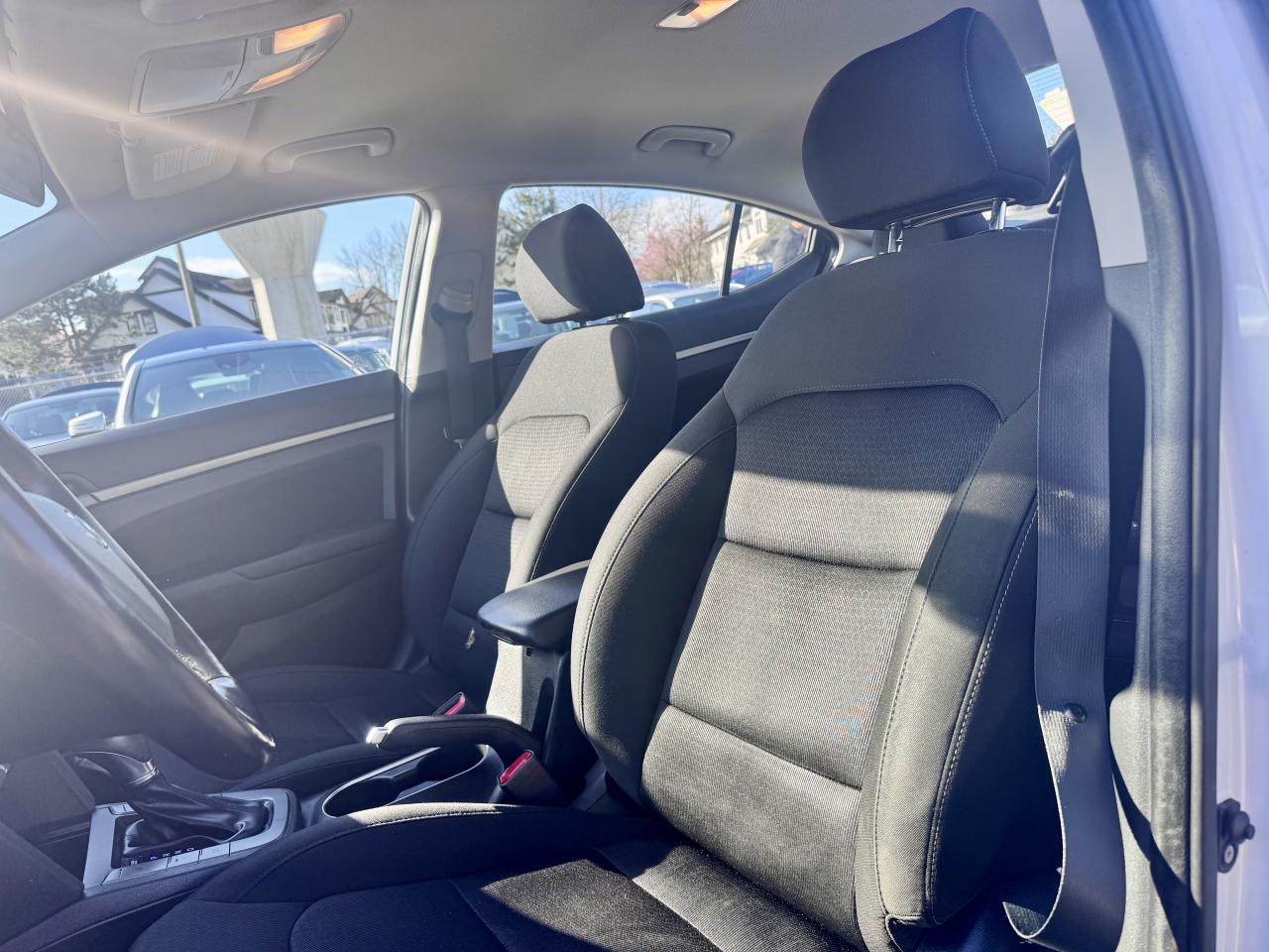 2018 Hyundai Elantra FINANCING AVAILABLE Photo9