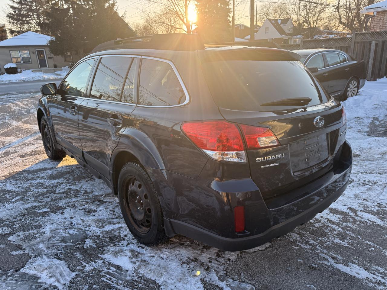 2013 Subaru Outback 2.5i Touring Photo
