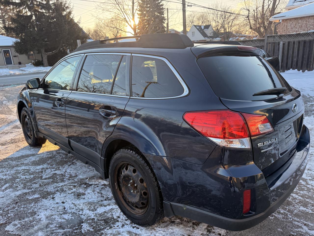 2013 Subaru Outback 2.5i Touring Photo
