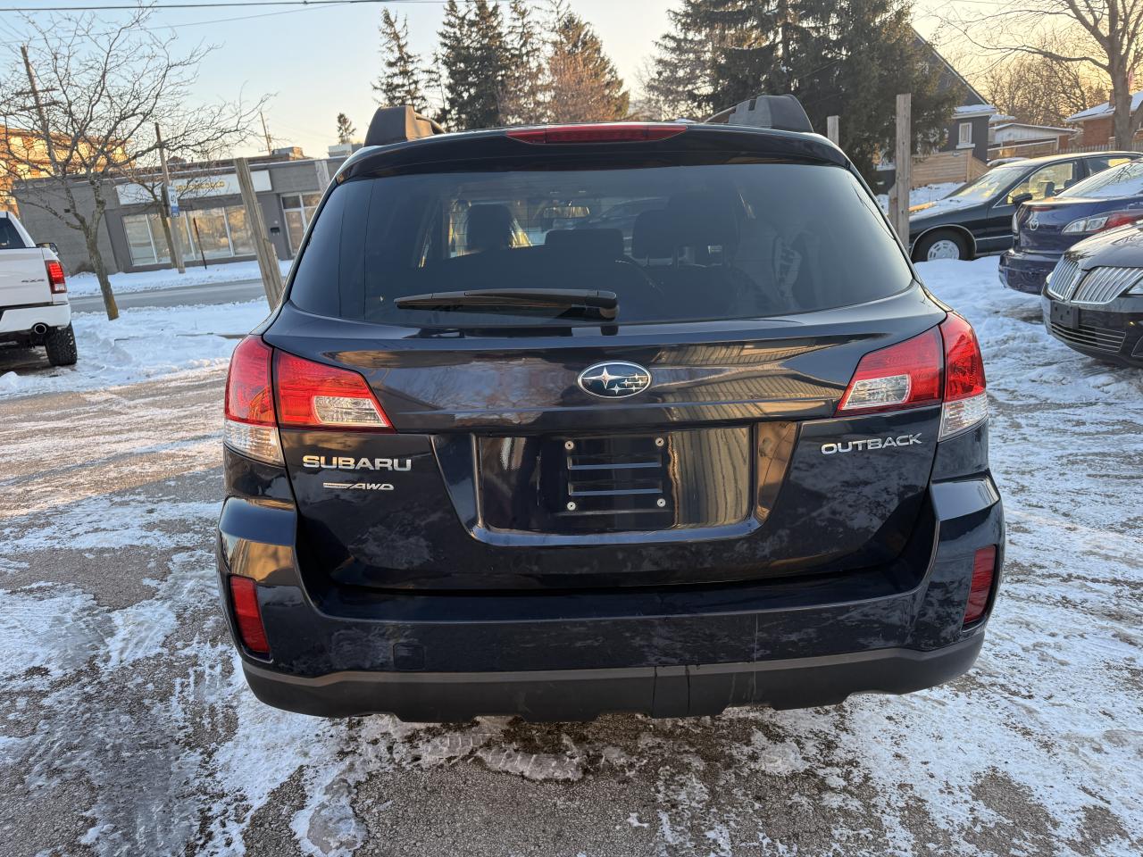 2013 Subaru Outback 2.5i Touring Photo