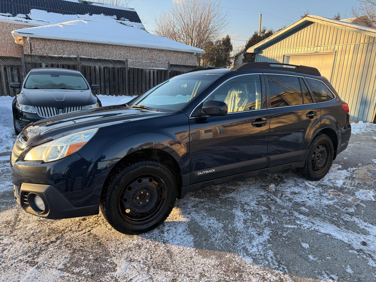 2013 Subaru Outback 2.5i Touring Photo3
