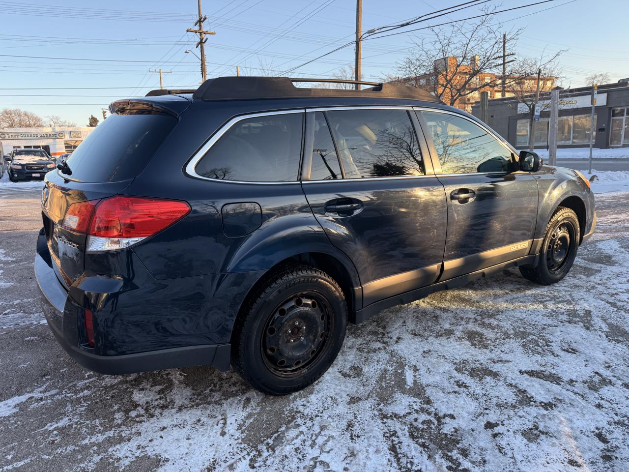 2013 Subaru Outback 2.5i Touring Photo