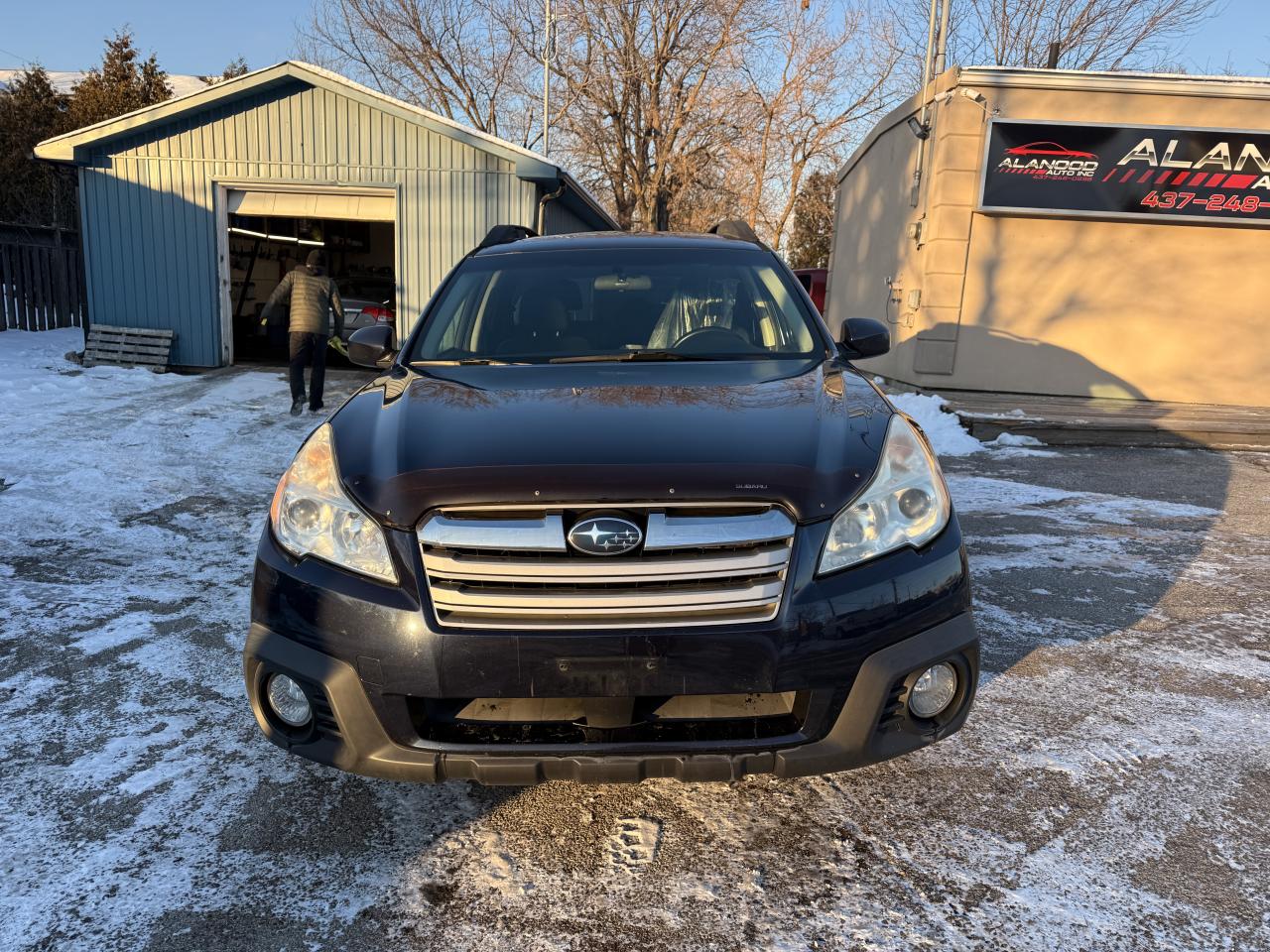 2013 Subaru Outback 2.5i Touring Photo
