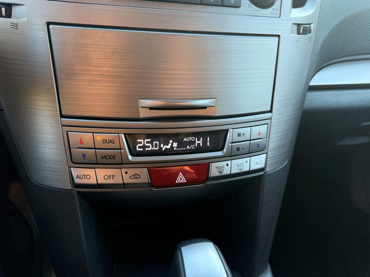 2013 Subaru Outback 2.5i Touring Photo