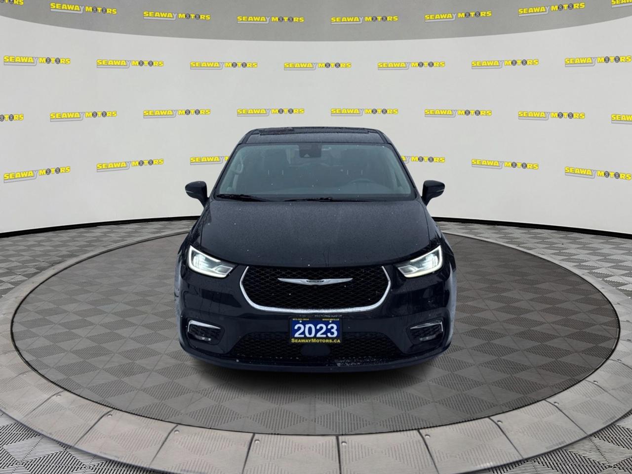 2023 Chrysler Pacifica Touring L Photo