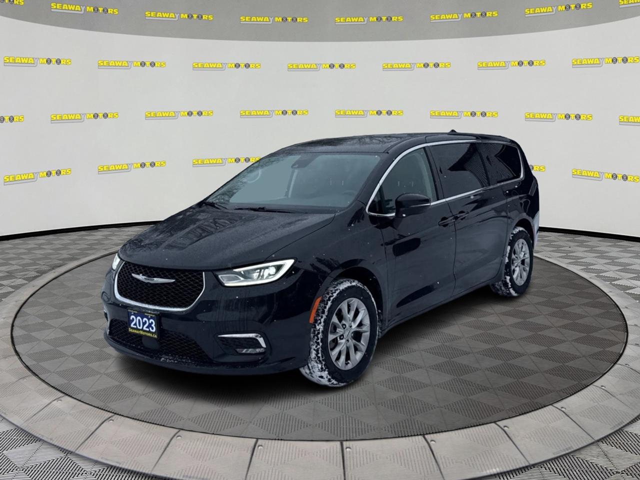 2023 Chrysler Pacifica Touring L Photo