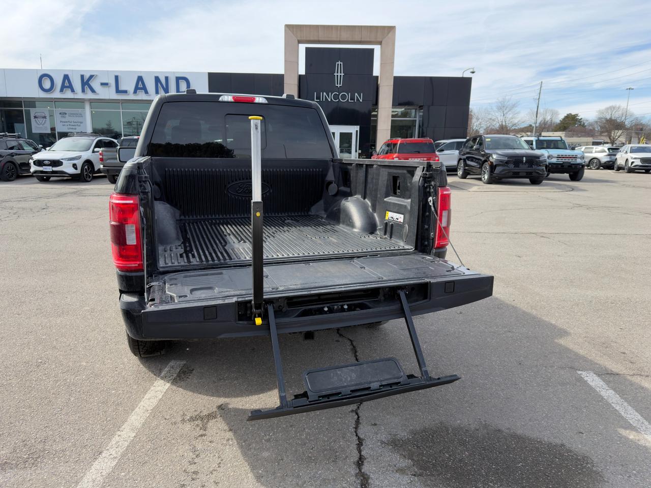 2021 Ford F-150 XLT 302A|SPORT|HTD SEATS|SVC RECORDS|TOW|FX4 Photo