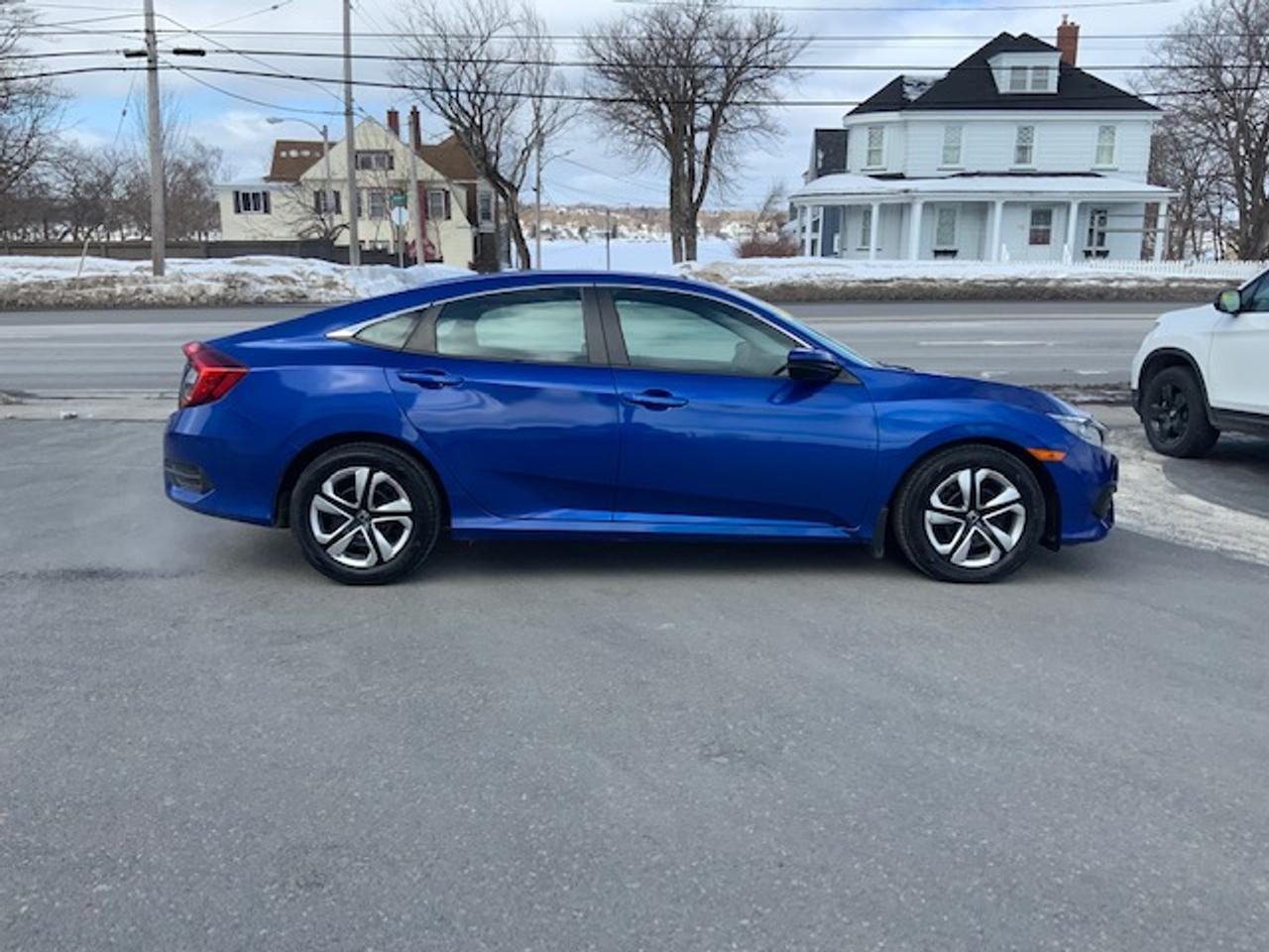 2018 Honda Civic 4D LX CVT Photo4
