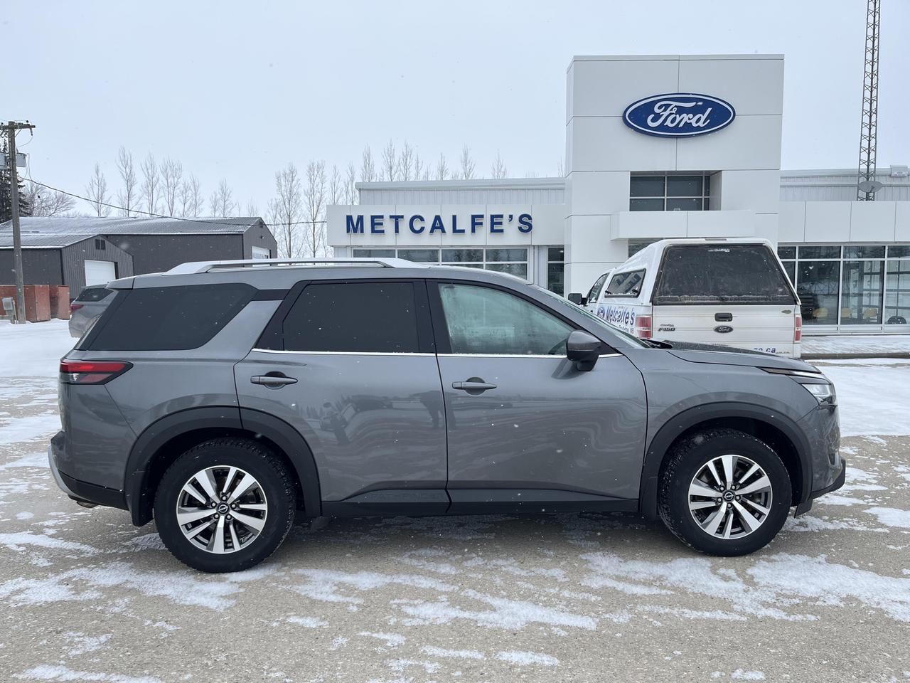 2022 Nissan Pathfinder SL 4WD Photo0