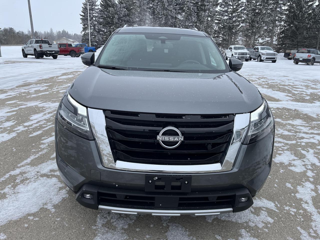 2022 Nissan Pathfinder SL 4WD Photo1