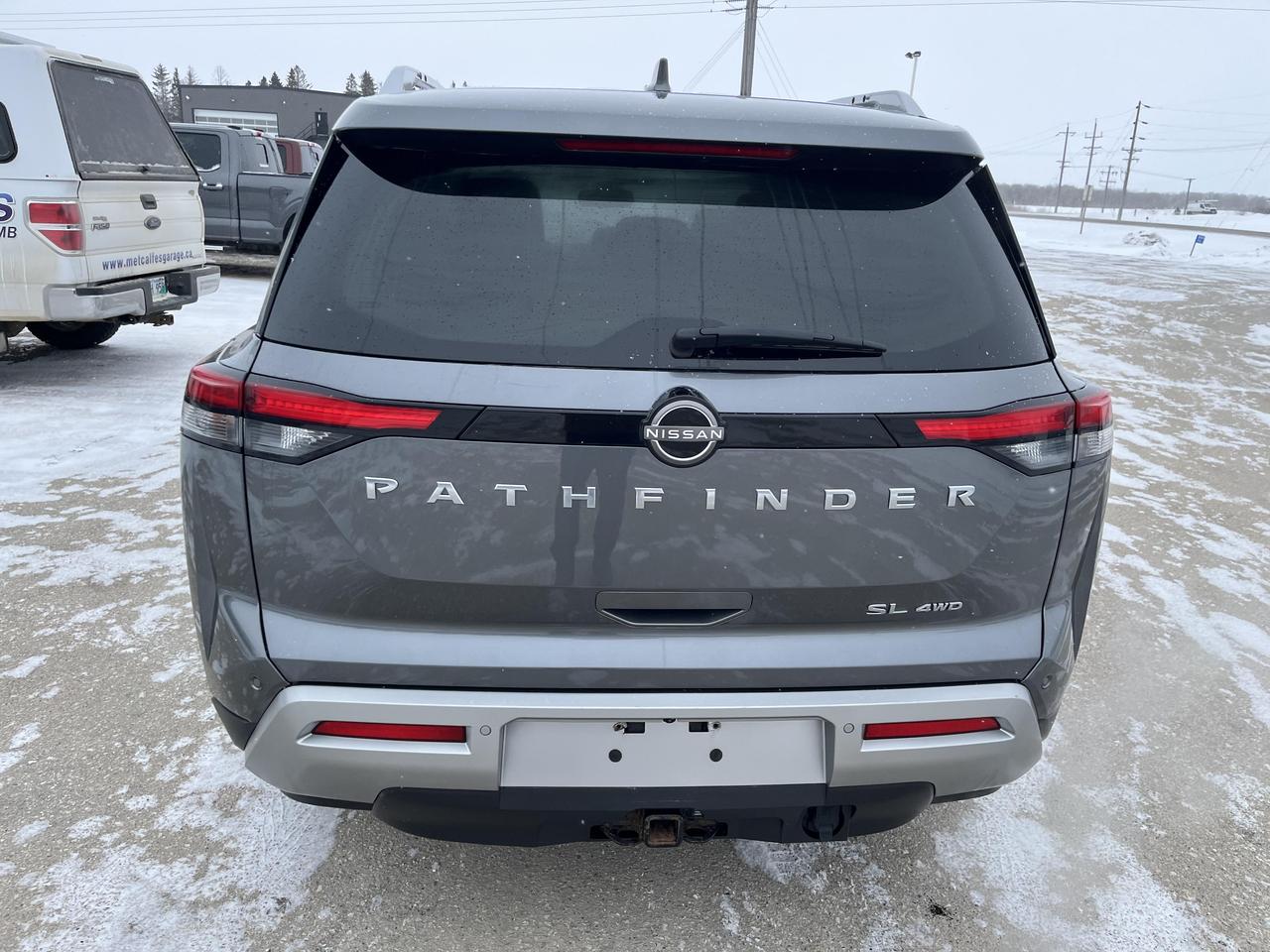 2022 Nissan Pathfinder SL 4WD Photo4
