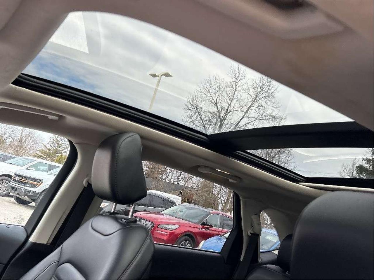 2020 Ford Edge SEL AWD Photo