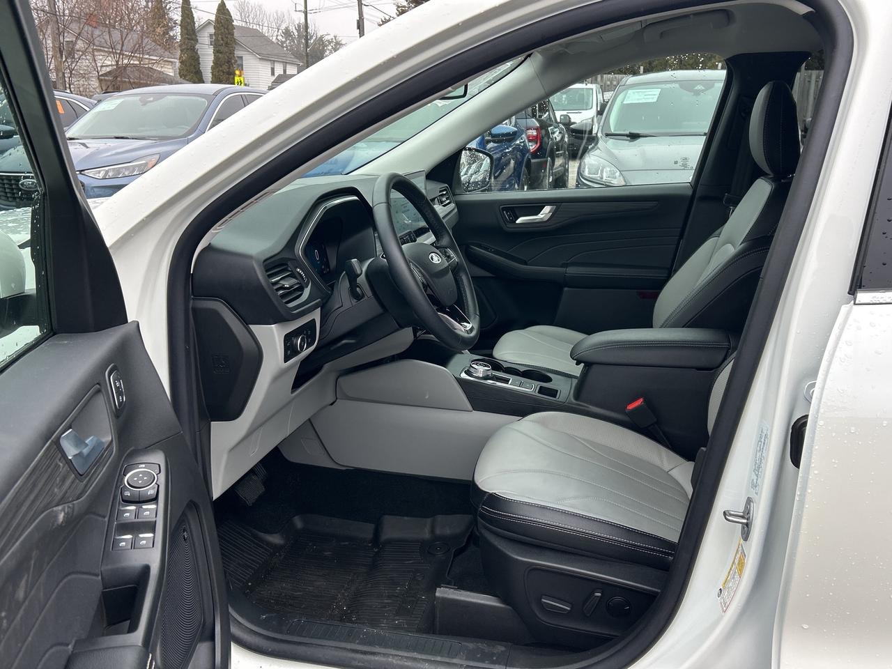 2025 Ford Escape PHEV FWD Photo