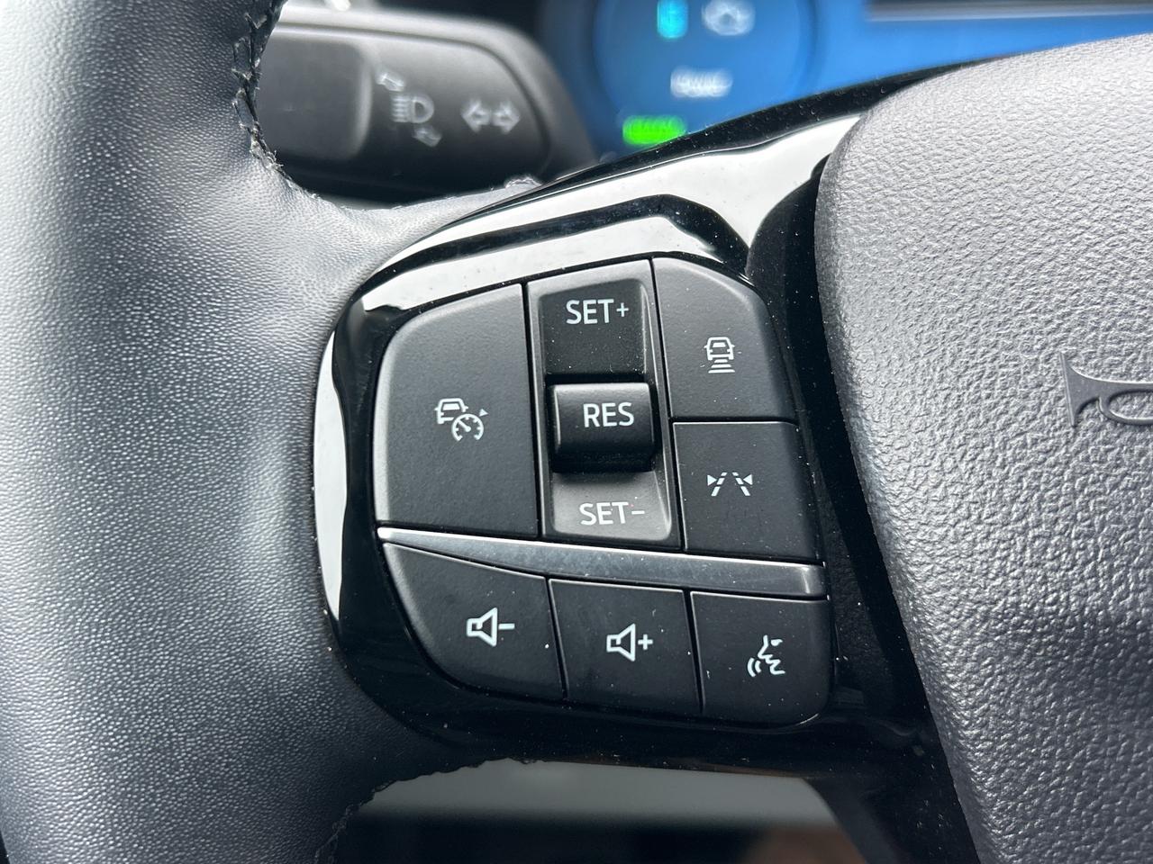 2025 Ford Escape PHEV FWD Photo