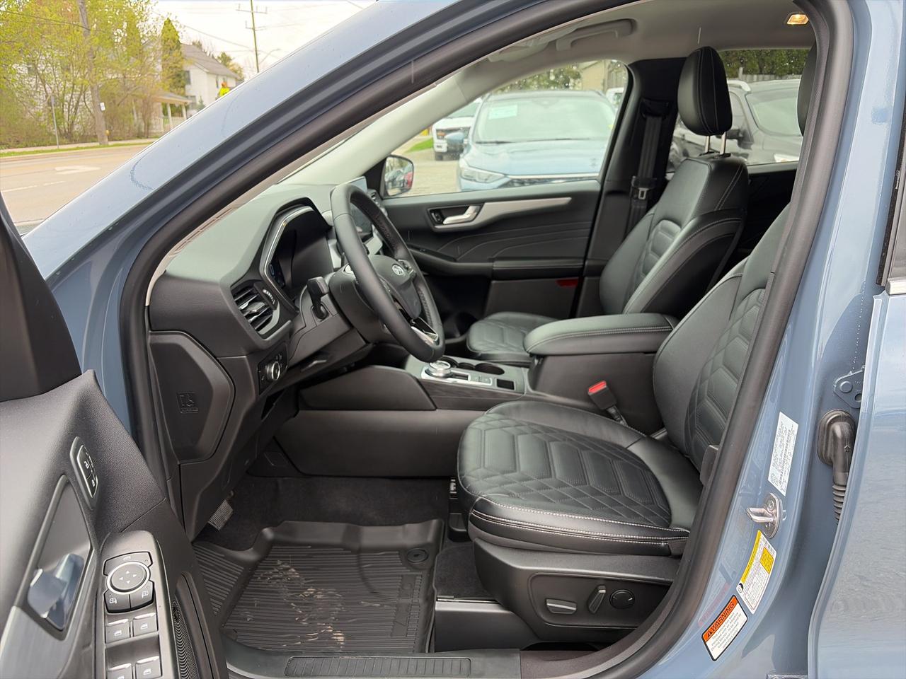 2023 Ford Escape Platinum AWD Photo