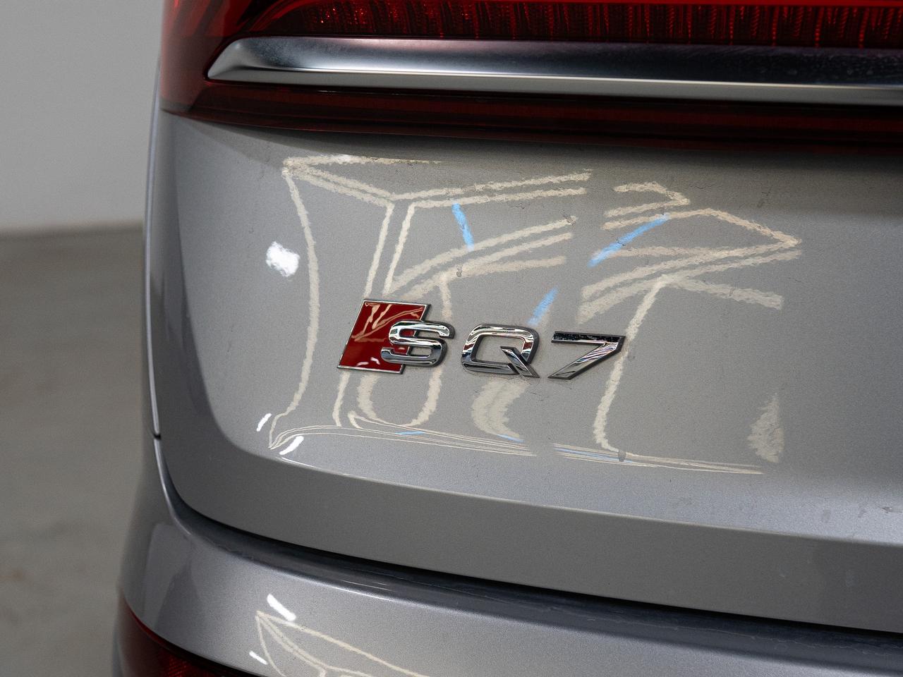 2021 Audi SQ7 PREMIUM PLUS | HUD | 7 PASS | 21 IN Photo