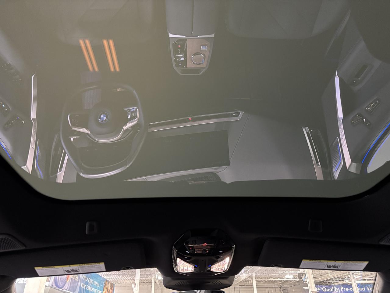 2024 BMW iX M60 xDrive|NAV|HUD|ELECTROCHROMICROOF|CRYSTALGLASS Photo
