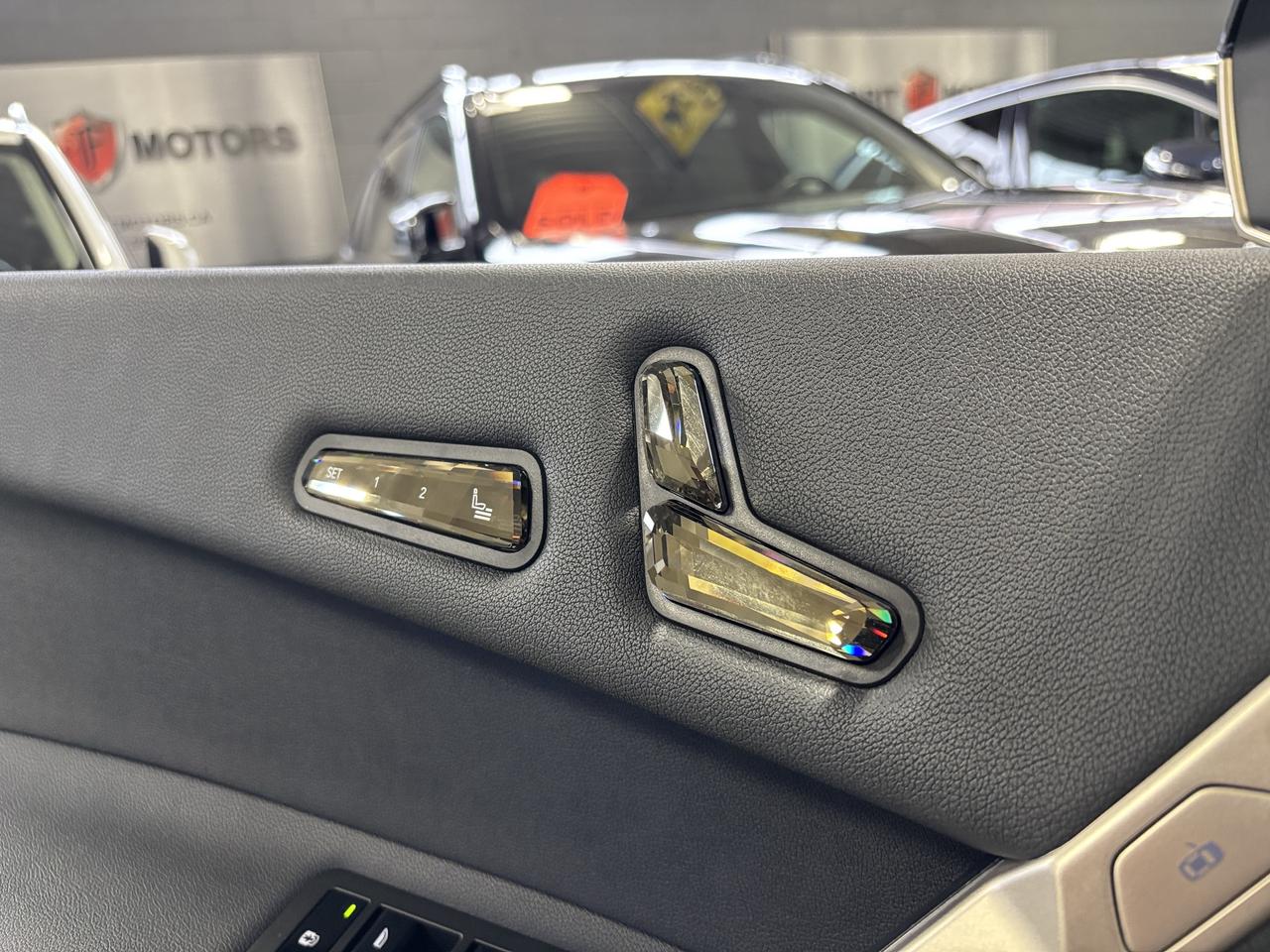 2024 BMW iX M60 xDrive|NAV|HUD|ELECTROCHROMICROOF|CRYSTALGLASS Photo