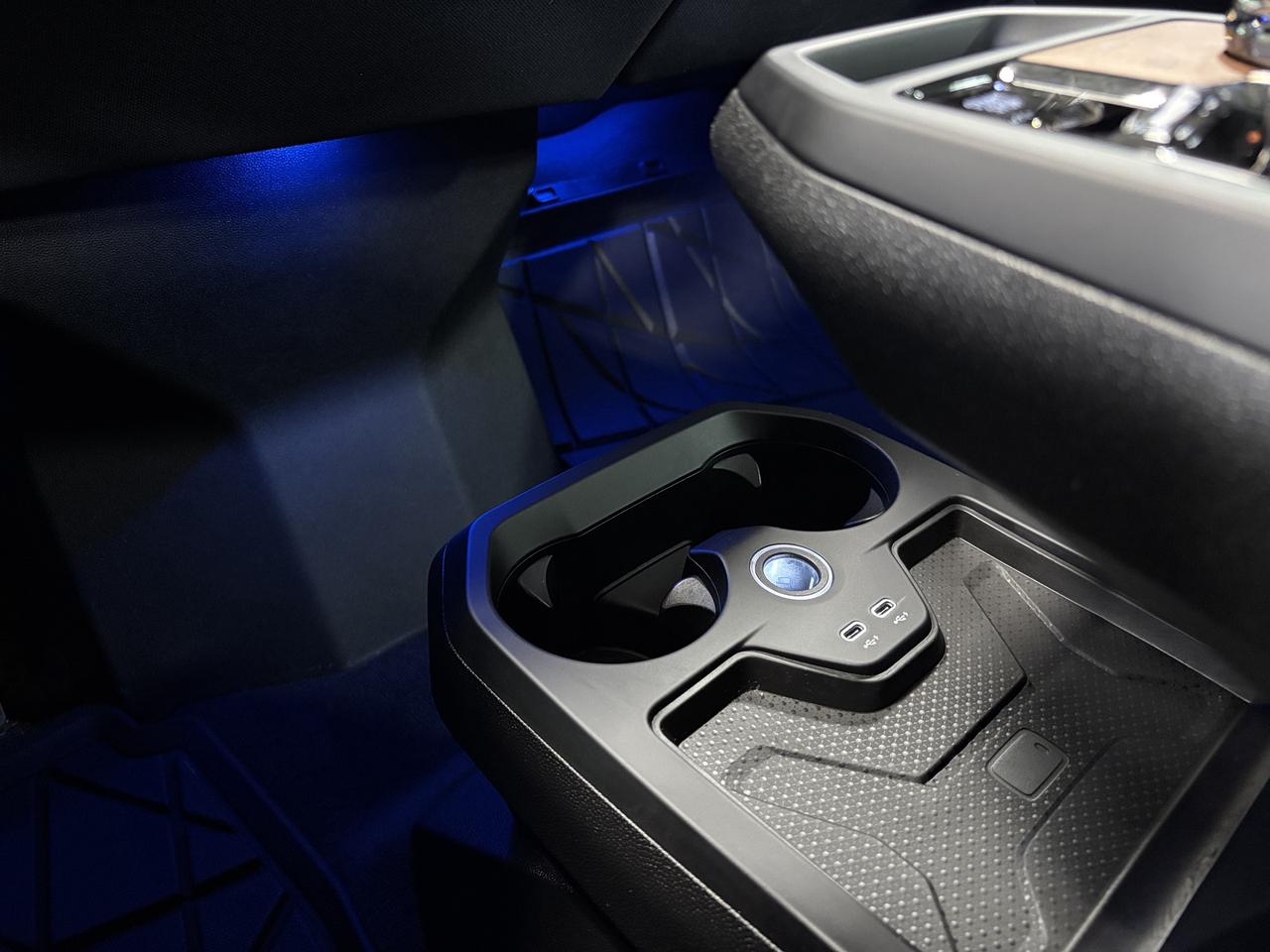 2024 BMW iX M60 xDrive|NAV|HUD|ELECTROCHROMICROOF|CRYSTALGLASS Photo