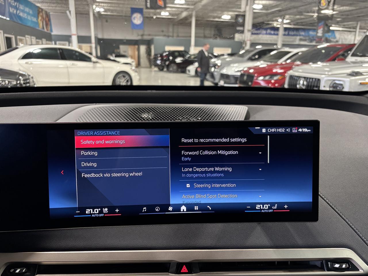 2024 BMW iX M60 xDrive|NAV|HUD|ELECTROCHROMICROOF|CRYSTALGLASS Photo