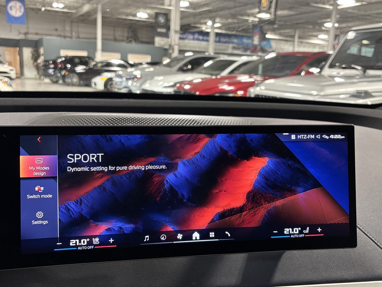 2024 BMW iX M60 xDrive|NAV|HUD|ELECTROCHROMICROOF|CRYSTALGLASS Photo