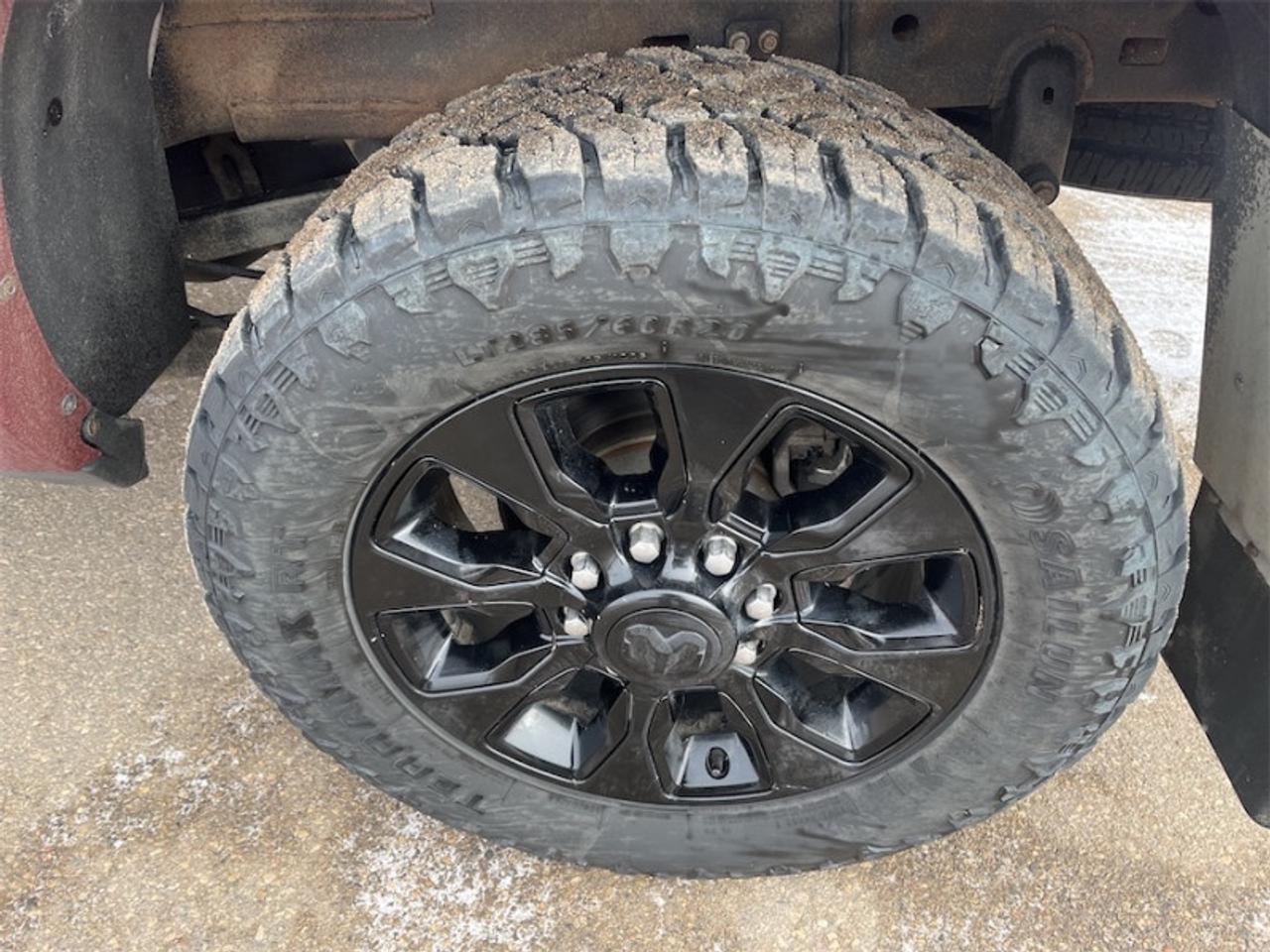 2023 RAM 2500 Limited  -  Cooled Seats Photo5