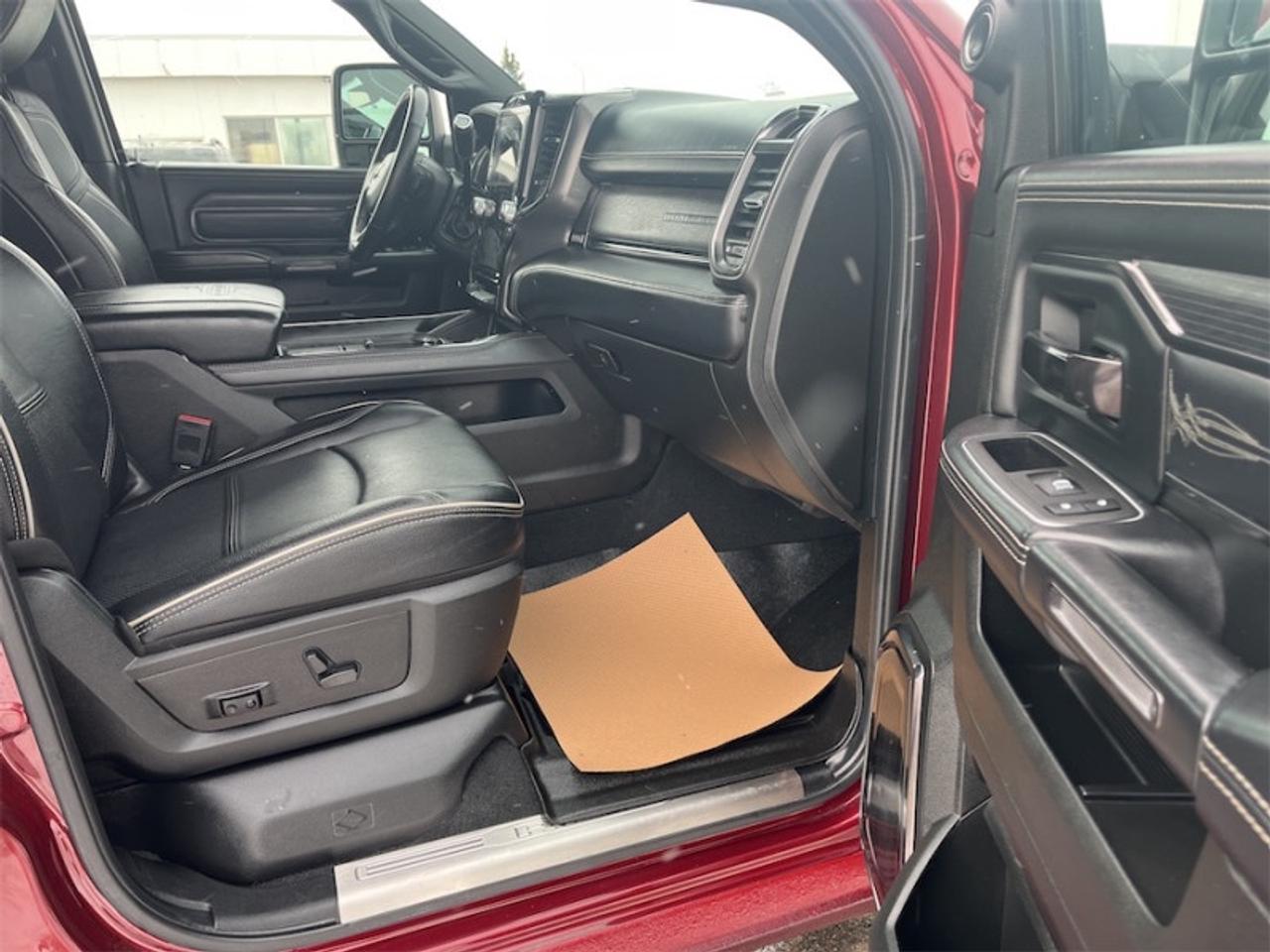 2023 RAM 2500 Limited  -  Cooled Seats Photo5