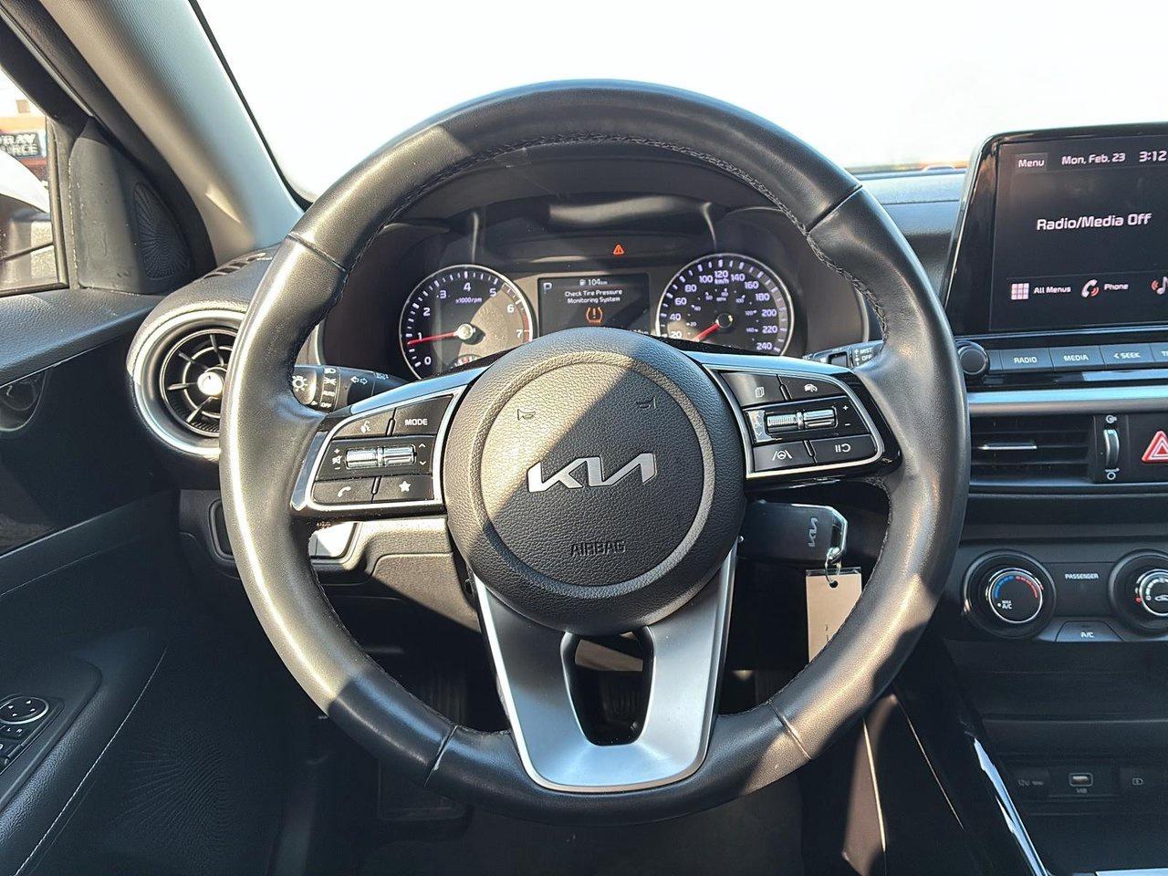 2023 Kia Forte EX+ IVT Photo