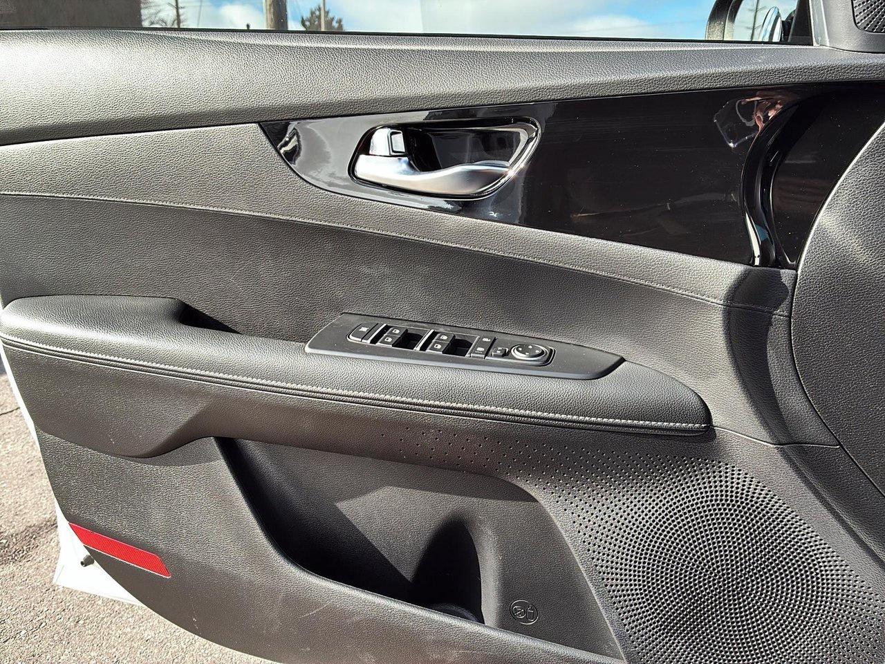 2023 Kia Forte EX+ IVT Photo