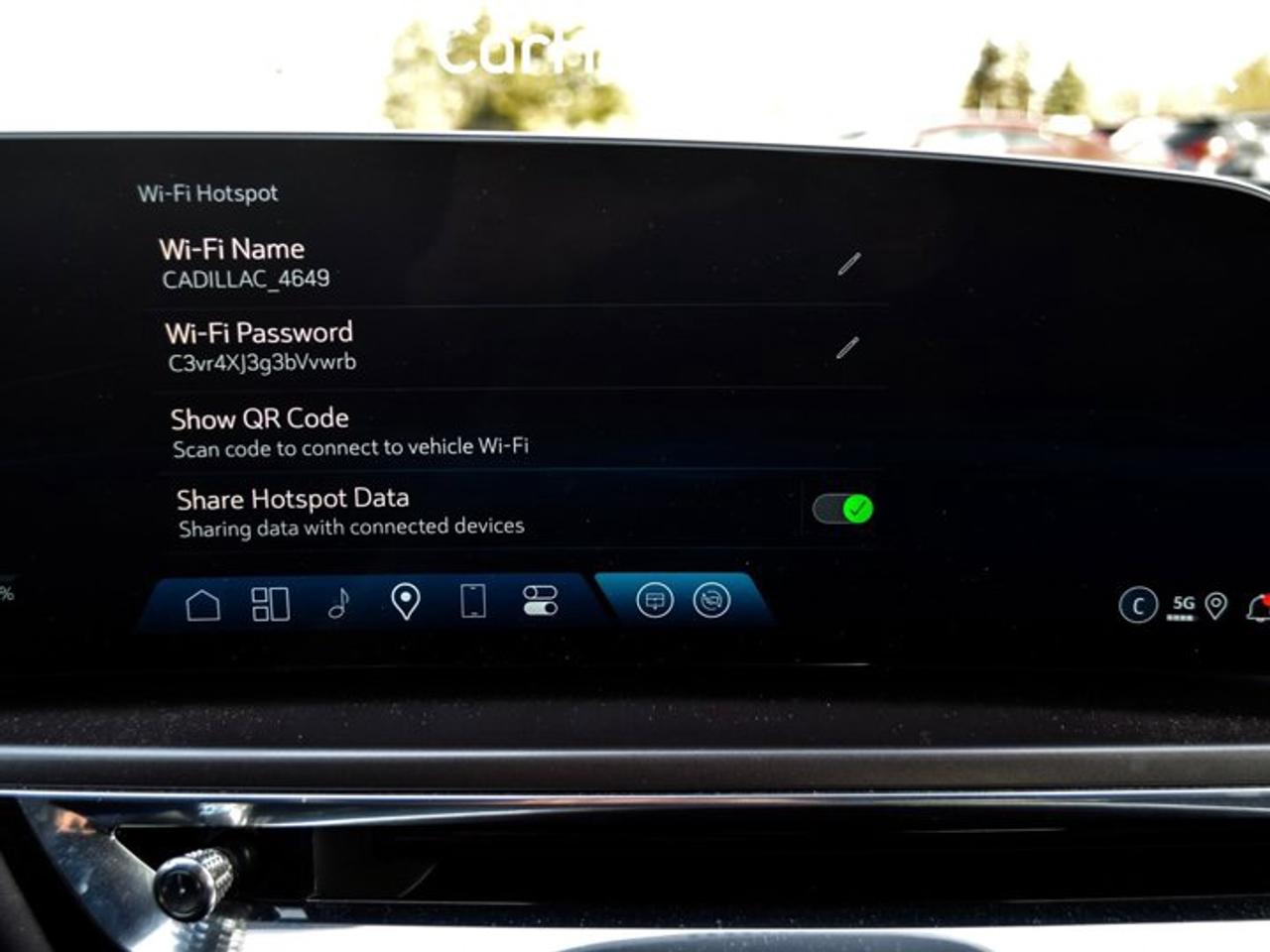 2024 Cadillac LYRIQ Tech AWD 33"Display Glass Roof w/Power Shade Blind Spot R-Start Photo