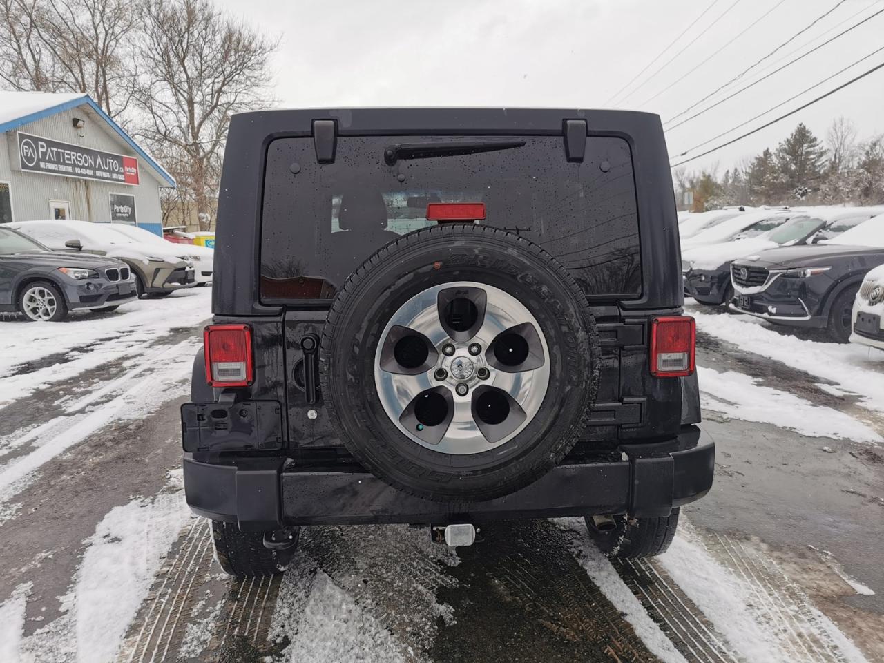2016 Jeep Wrangler Unlimited Sahara Photo