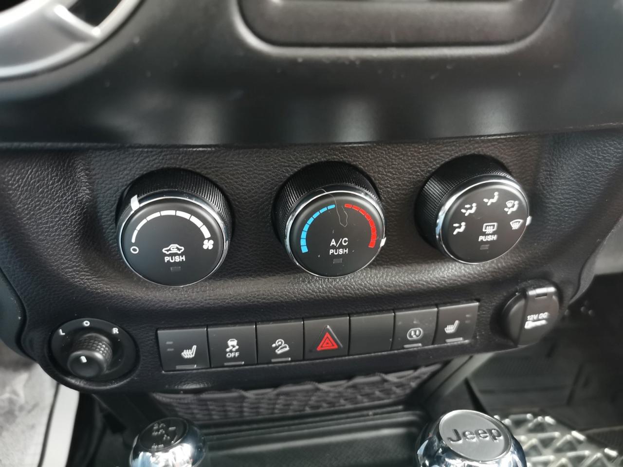 2016 Jeep Wrangler Unlimited Sahara Photo