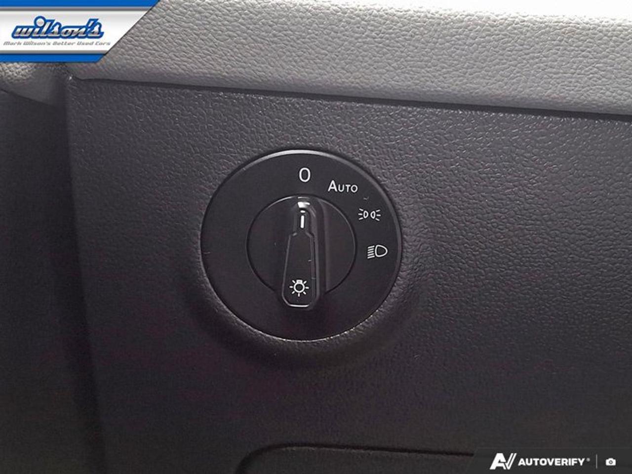 2022 Volkswagen Taos Comfortline AWD | Sunroof | Power Seat | Heated Seats | BSM | CarPlay + Android | Rear Cam and More! Photo