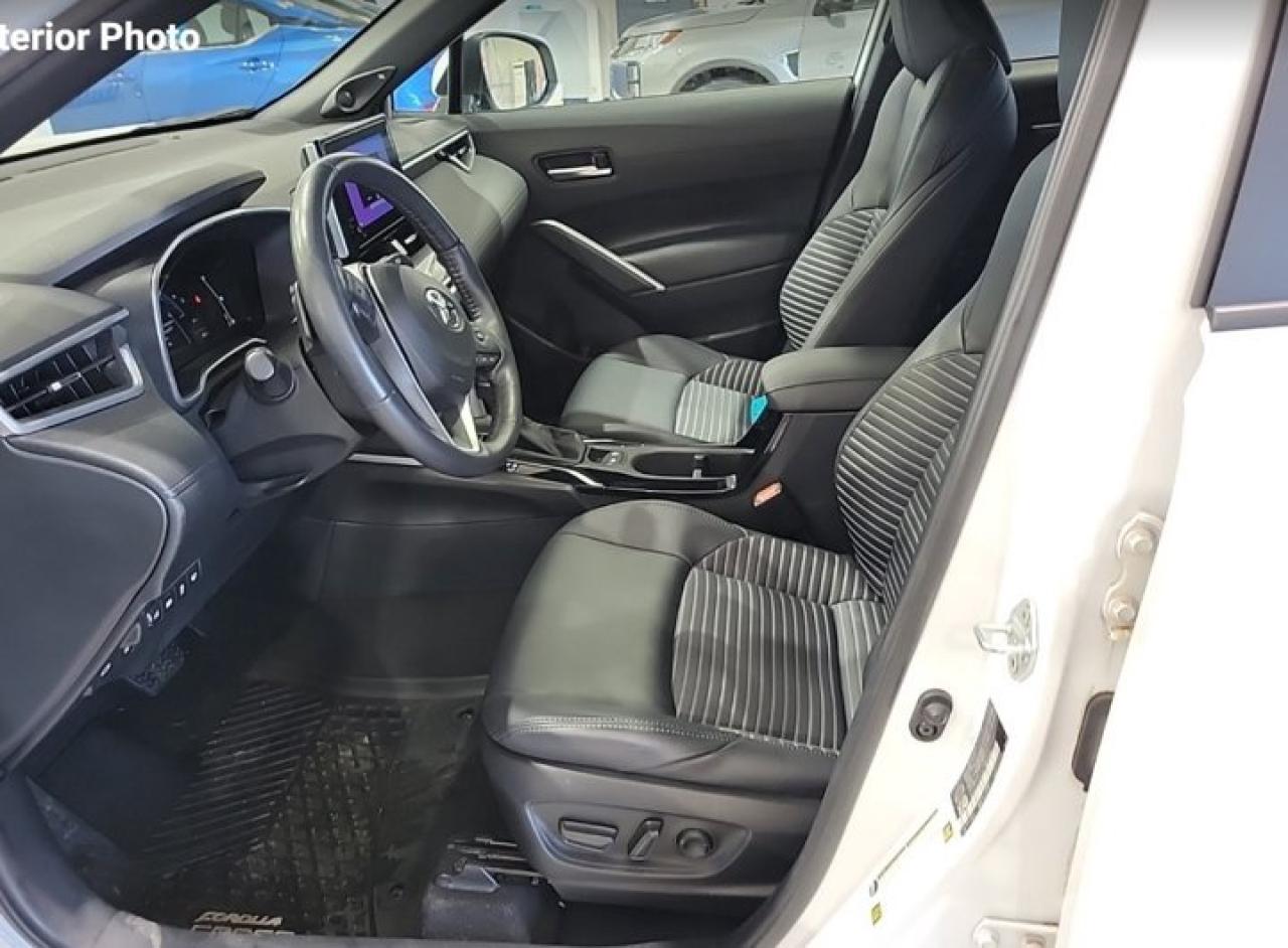 2023 Toyota Corolla Cross Hybrid XSE AWD | Leather | Sunroof | Heated Wheel + Seats | CarPlay + Android | Rear Camera & More ! Photo2