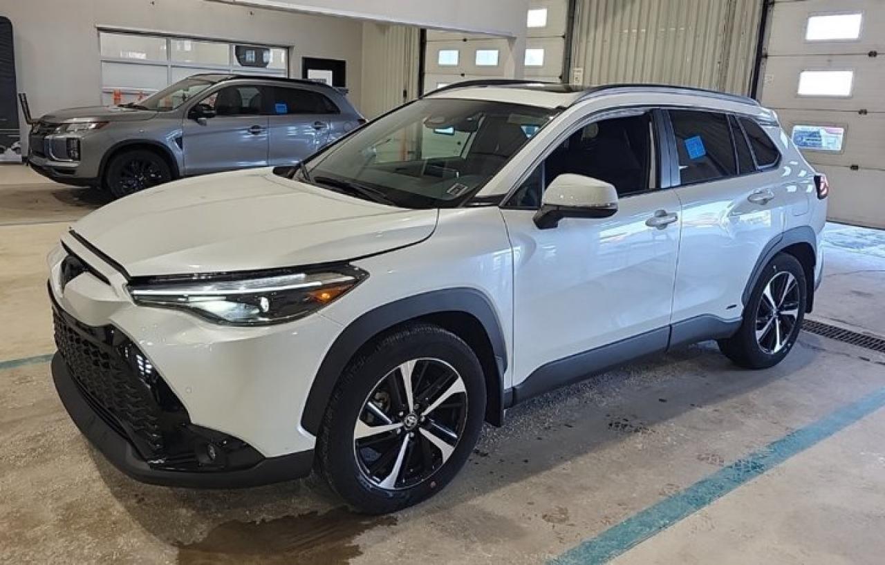 2023 Toyota Corolla Cross Hybrid XSE AWD | Leather | Sunroof | Heated Wheel + Seats | CarPlay + Android | Rear Camera & More ! Photo