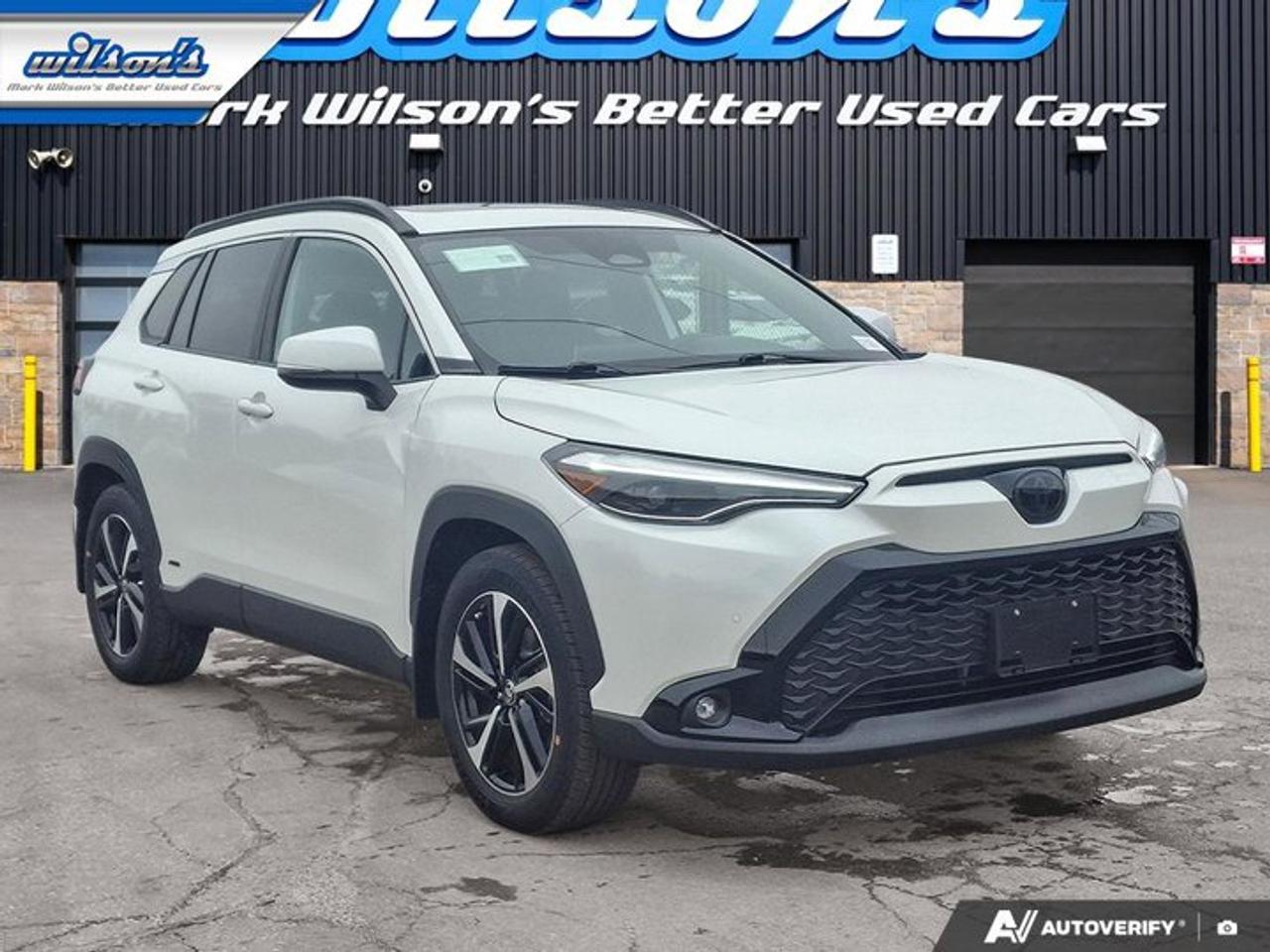2023 Toyota Corolla Cross Hybrid XSE AWD | Leather | Sunroof | Heated Wheel + Seats | CarPlay + Android | Rear Camera & More ! Photo