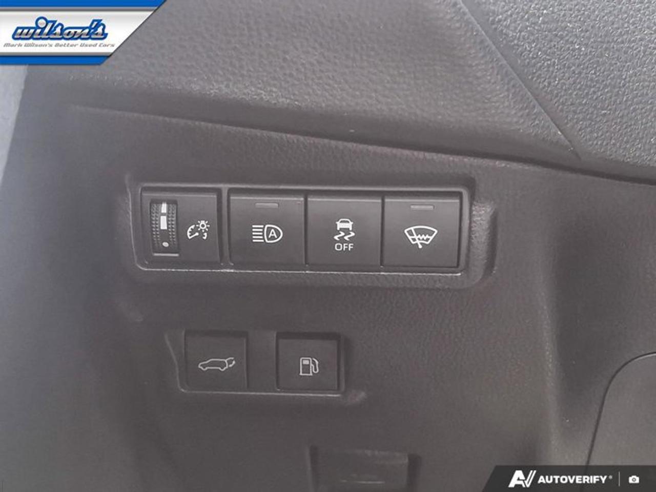 2023 Toyota Corolla Cross Hybrid XSE AWD | Leather | Sunroof | Heated Wheel + Seats | CarPlay + Android | Rear Camera & More ! Photo