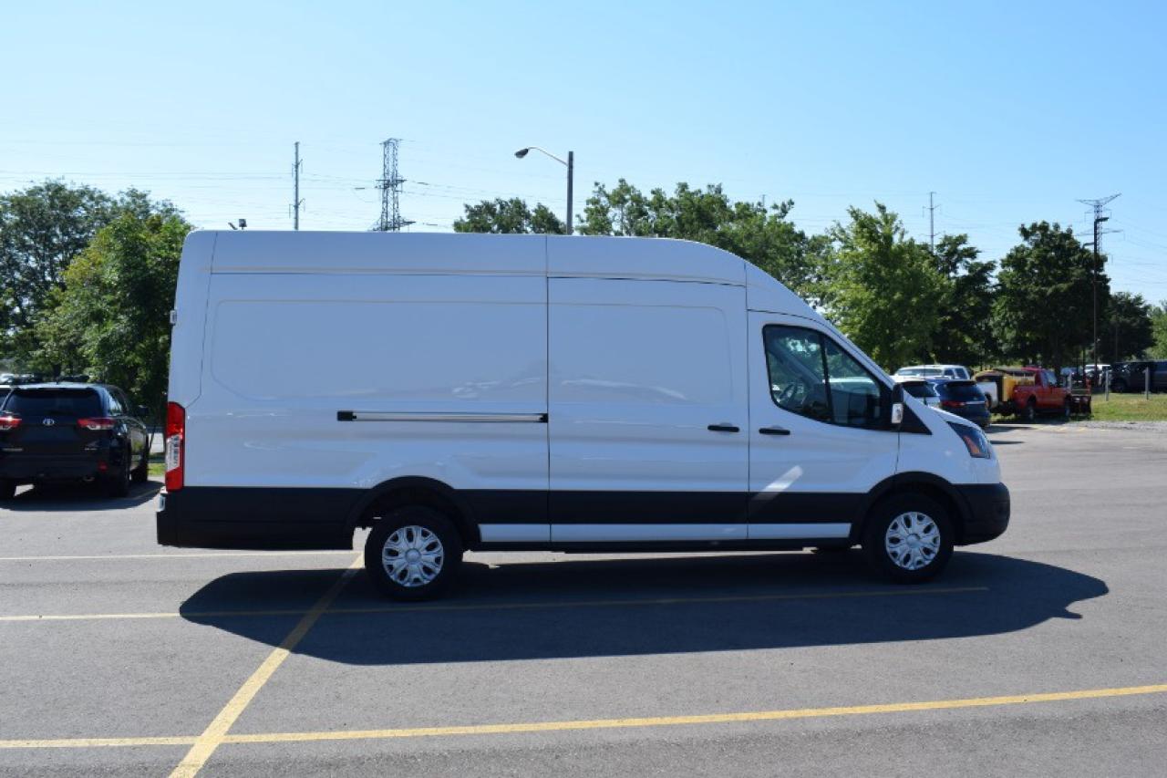 2023 Ford E-Transit Cargo Van Photo