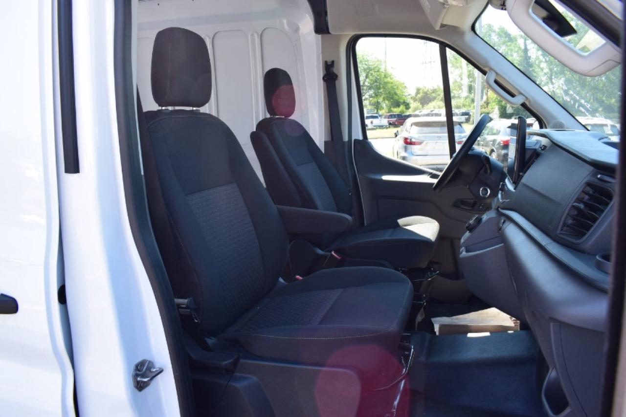 2023 Ford E-Transit Cargo Van Photo