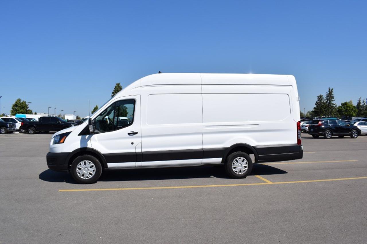 2023 Ford E-Transit Cargo Van Photo3