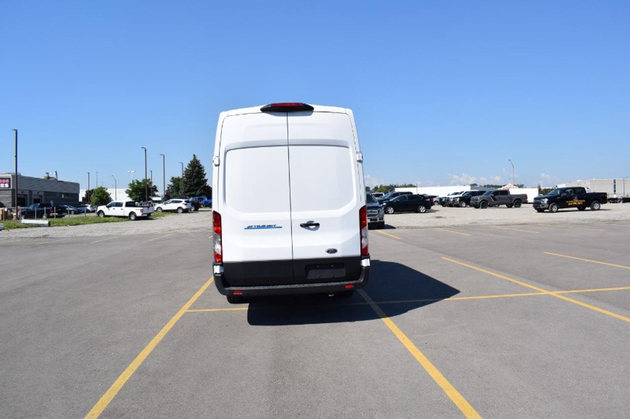 2023 Ford E-Transit Cargo Van Photo4