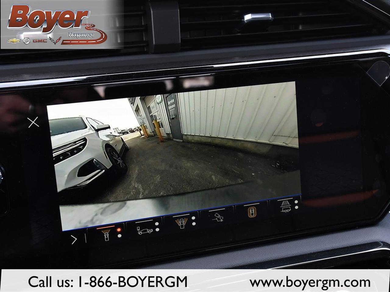 2026 GMC Sierra 1500 Crew Cab Short Box 4-Wheel Drive AT4 Photo