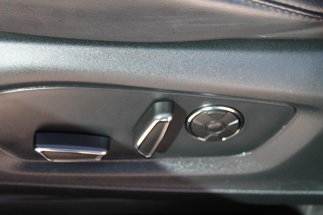 2020 Ford Explorer Platinum Photo